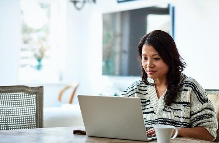 Há muitas coisas a se considerar ao escolher uma escola para seu programa de MBA online