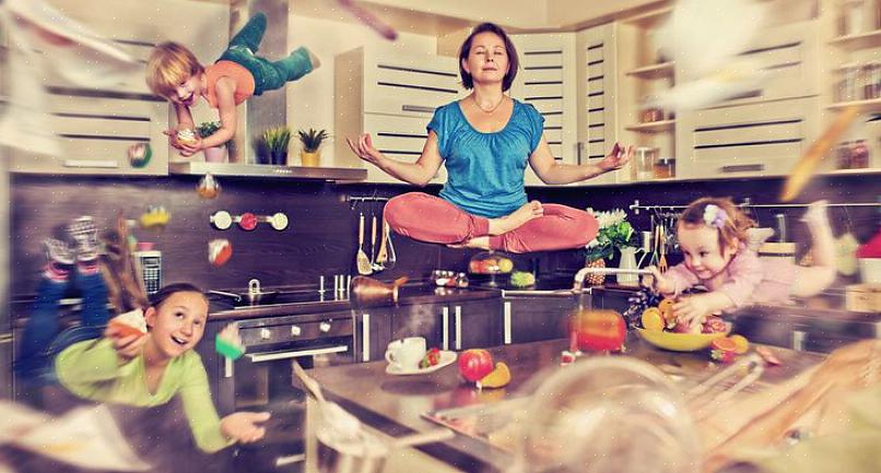 Ficar em casa com os filhos torna-se muito mais estressante se o dia não tiver um plano ou programação