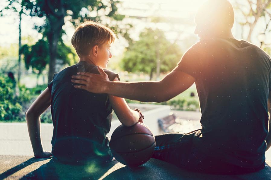 Escolher a escola certa para um adolescente problemático pode ser uma decisão difícil para os pais durante