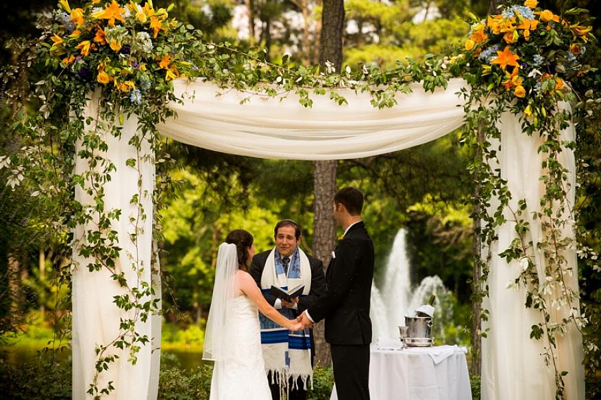 Seu círculo de amigos pode ter comparecido a um casamento com um grande pastor que prestou um serviço