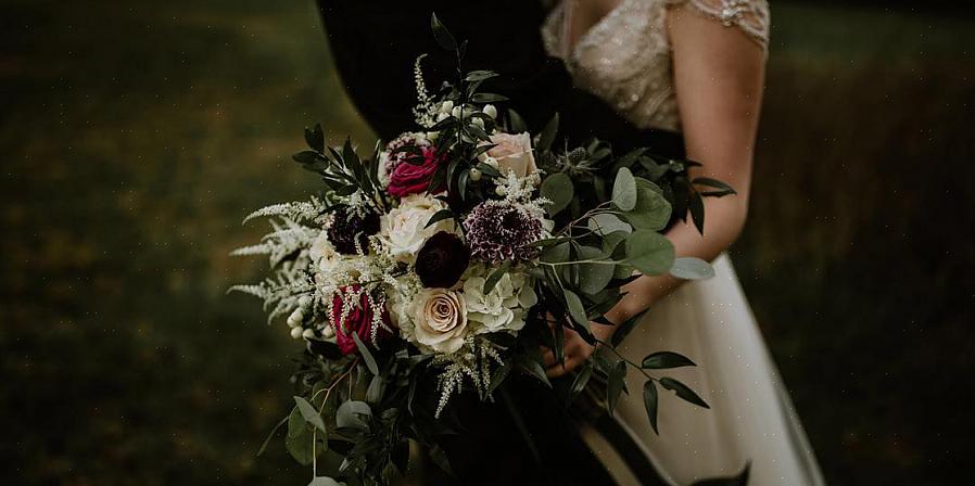 Se você está procurando descobrir como escolher as flores do casamento em julho