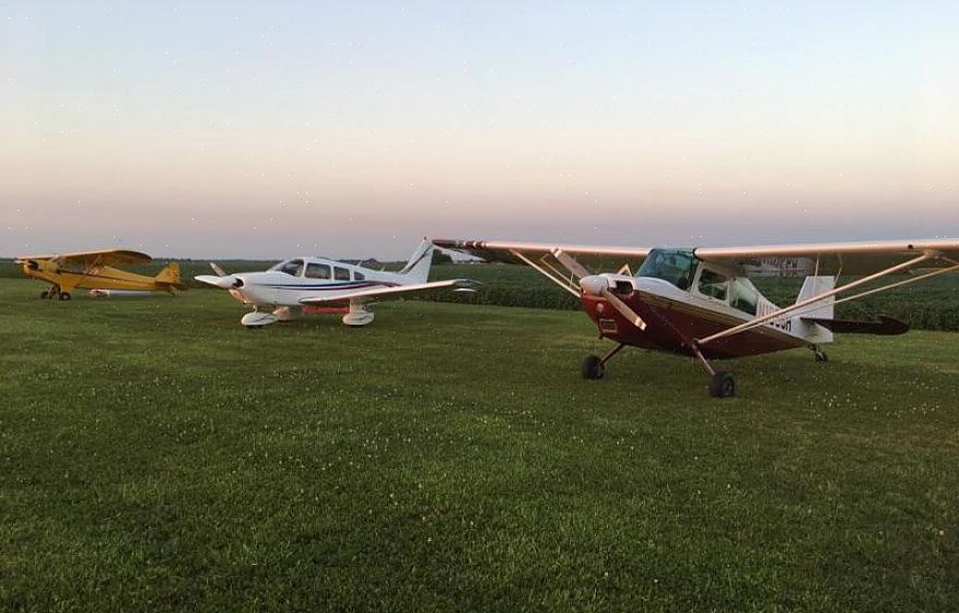 Acampar na área de espera do aeroporto é sua melhor aposta