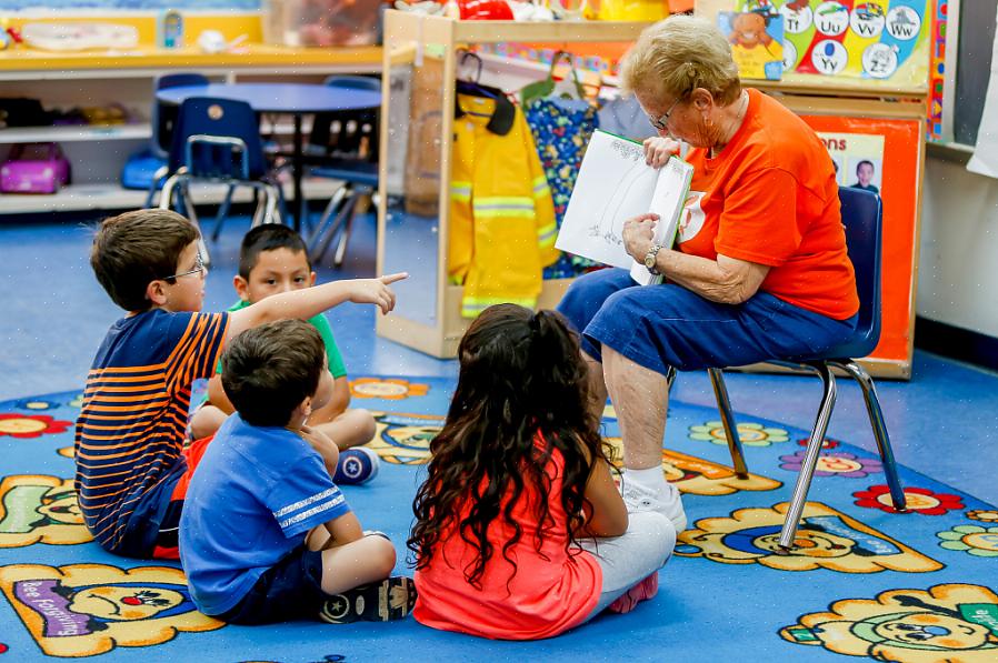 Ser voluntário na sala de aula da pré-escola do seu filho irá beneficiá-lo