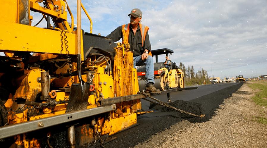 Encontrar um emprego na construção de rodovias requer que o indivíduo tenha pelo menos um conhecimento